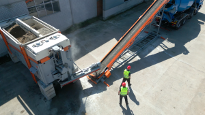 IBS G60 – Mobilna betonska baza in tračni transporter